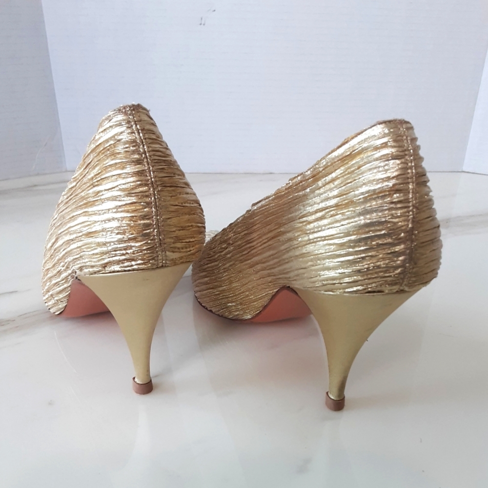 STUART WEITZMAN for MR SEYMOUR GOLD METALLIC FABRIC PUMPS 7W - Picture 5 of 7